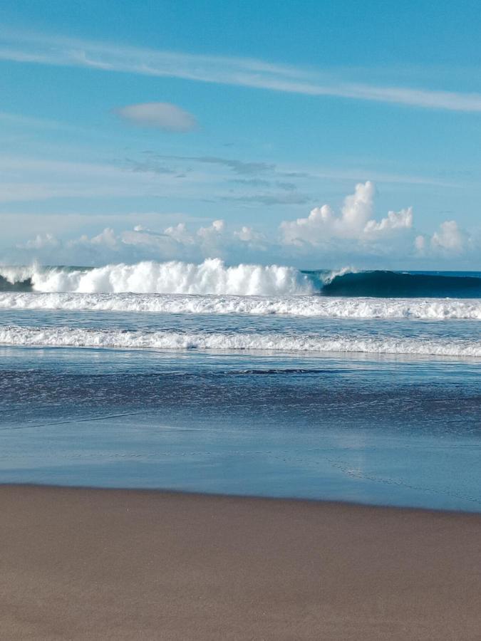 Rumah Nalu Surf Camp Krui Eksteriør bilde