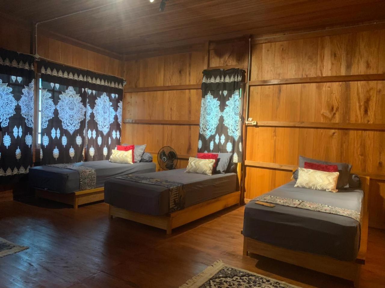 Rumah Nalu Surf Camp Krui Eksteriør bilde